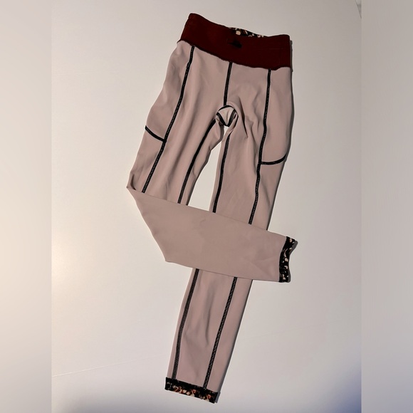 Lululemon Invigorating Leggings - Picture 6 of 9